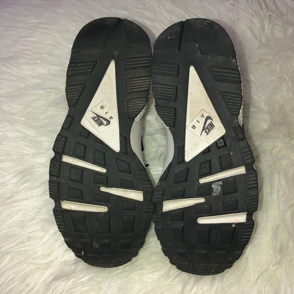 NIKE Air Huarache Run PRM Paisley Black Embossed Leather Sneaker Shoes - Picture 9 of 11